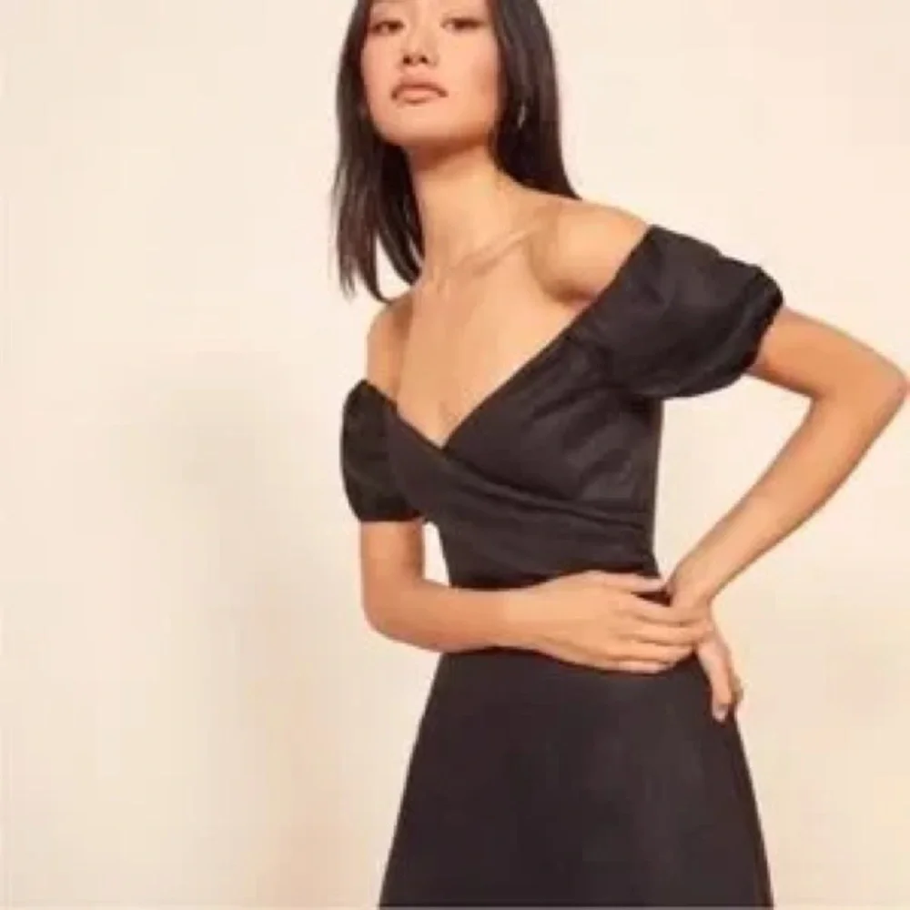 Reformation Bowie Black Linen Dress - Picture 3 of 9